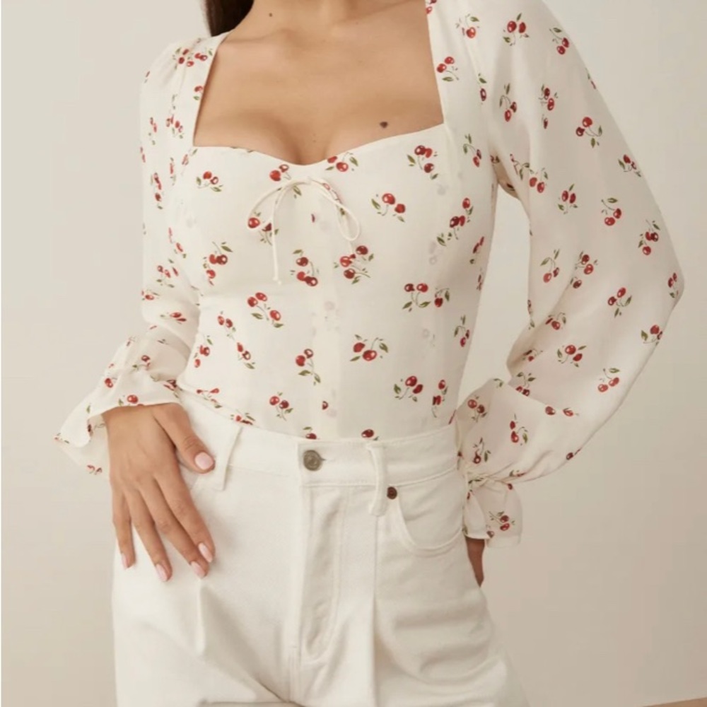 Reformation Chase Top. New without tags. Size 4.
